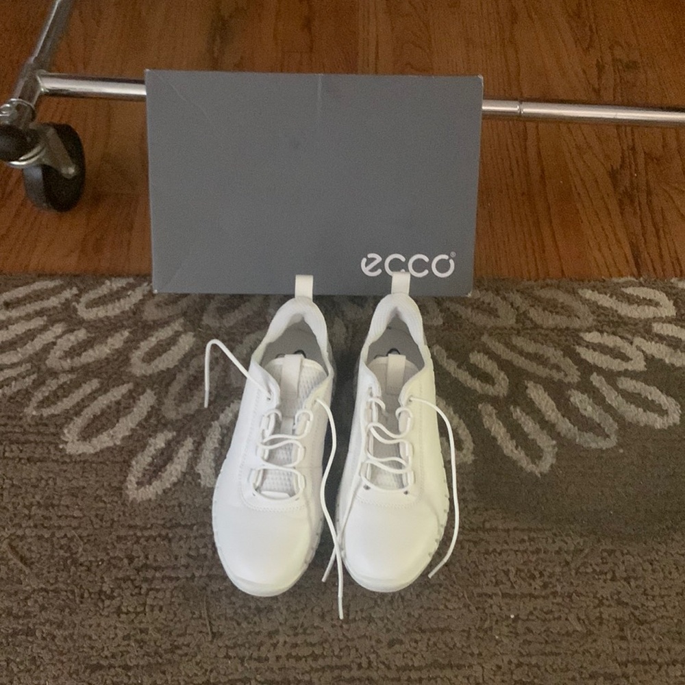 ecco women's tennis shoes
